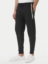 BOSS Spodnie dresowe Authentic 50554784 Czarny Regular Fit. Czarne spodnie dresowe męskie Boss, bez wzorów, z bawełny. Za 379.99 zł.
