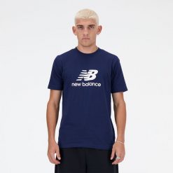 Koszulka męska New Balance MT41502NNY – granatowa. Niebieskie t-shirty sportowe męskie New Balance, m, bez wzorów, z bawełny, klasyczne, bez ramiączek. Za 139.99 zł.