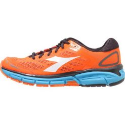 Diadora MYTHOS SHINDANO 5 Obuwie do biegania treningowe orange/white. Buty do biegania męskie marki Diadora. Za 449.00 zł.