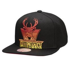 Czapka z daszkiem Mitchell & Ness NBA Milwaukee Hardwood Classics - 6HSSMM20017. Czarne czapki męskie Mitchell & Ness, bez wzorów, sportowe. Za 99.00 zł.
