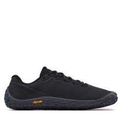 Trekkingi Merrell. Czarne buty trekkingowe męskie Merrell, bez wzorów, bez zapięcia, trekkingowe. Za 409.99 zł.
