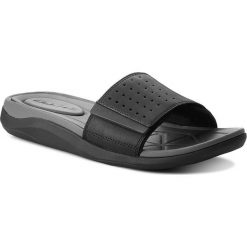 Klapki CLARKS - Garratt Slide 261324317 Black Leather. Czarne klapki i japonki męskie Clarks, z materiału. W wyprzedaży za 199.00 zł.