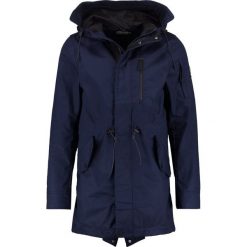 Chasin' TRASHER Parka speed navy. Parki męskie Chasin'. W wyprzedaży za 407.20 zł.