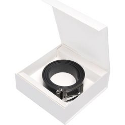 PASEK MĘSKI SKÓRZANY W PUDEŁKU PREZENTOWYM. Czarne paski męskie TOP SECRET, bez wzorów, ze skóry, eleganckie. W wyprzedaży za 39.99 zł.