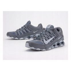 Buty Nike Męskie Reax 8 Tr Mesh 621716-010. Szare buty treningowe męskie Nike, bez wzorów, z meshu, bez zapięcia, na fitness i siłownię. Za 419.00 zł.