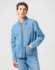 MESKA KURTKA WRANGLER RODEO UTILITY JACKET BOHEMIAN BLUE 112362738. Niebieskie kurtki męskie Wrangler, m, bez wzorów, z jeansu, bez ramiączek, bez kaptura. Za 299.99 zł.