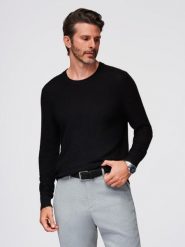 Strukturalny męski sweter z okrągłym dekoltem – czarny V3 - Rozmiar: M. Czarne swetry męskie Ombre Clothing, bez wzorów, z dzianiny, casualowe, bez kołnierzyka, bez ramiączek. W wyprzedaży za 142.49 zł.