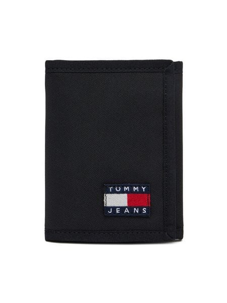 Tommy Jeans Portfel Tjm Ess Daily Nylon Tri Wallet AM0AM13269 Czarny. Czarne portfele męskie Tommy Jeans, bez wzorów, z jeansu. Za 129.99 zł.
