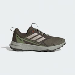 Buty do biegów przełajowych Terrex Tracefinder 2 CLIMAPROOF. Brązowe buty do biegania męskie ADIDAS, bez wzorów, bez zapięcia, do biegania, ClimaProof (Adidas). Za 351.50 zł.