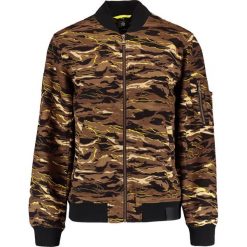 Puma CAMO Kurtka Bomber black. Kurtki męskie marki Puma. W wyprzedaży za 379.60 zł.