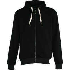 Czarna Bluza Produce. Czarne bluzy rozpinane męskie marki Born2be. Za 59.99 zł.