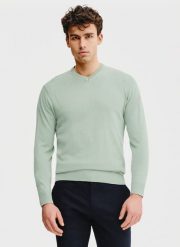 PAKO LORENTE – Zielony męski sweter w serek. Zielone swetry męskie Pako Lorente, bez wzorów, z bawełny, bez kołnierzyka, bez ramiączek. Za 139.99 zł.