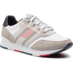 Sneakersy TOMMY HILFIGER - Corporate Material Mix Runner FM0FM02056 White 100. Buty sportowe na co dzień męskie marki Tommy Hilfiger. Za 399.00 zł.