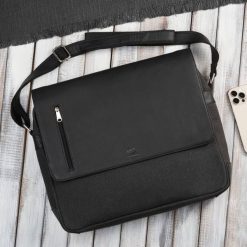 Torba męska na ramię na laptopa ze skóry naturalnej i canvasu czarna Paolo Peruzzi AY-02-BL. Czarne torby na laptopa męskie bez wzorów, z bawełny, duże. Za 249.00 zł.