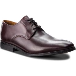 Półbuty CLARKS - Gilman Lace 261362387 Burgundy Leather. Eleganckie półbuty męskie marki Clarks. W wyprzedaży za 239.00 zł.