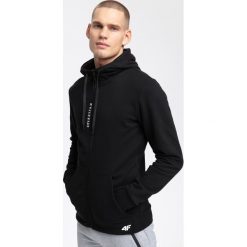 Bluza męska BLM256 - głęboka czerń. Bluzy z kapturem męskie marki 4f. W wyprzedaży za 119.99 zł.