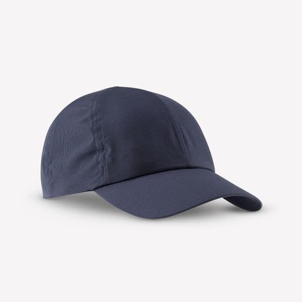 Czapka turystyczna z daszkiem Quechua Hike 100. Niebieskie czapki męskie FORCLAZ, bez wzorów, z materiału, sportowe. Za 19.99 zł.
