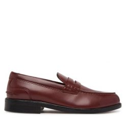 Mokasyny Clarks. Czerwone mokasyny męskie Clarks, bez zapięcia. Za 489.99 zł.