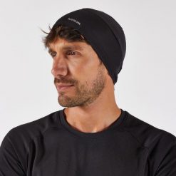 Czapka do biegania Kiprun Warm+ ocieplana V2. Czarne czapki męskie KIPRUN, bez wzorów, z elastanu, sportowe. Za 39.99 zł.