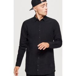 Koszula o dłuższym kroju - Czarny. Koszule męskie marki Cropp. Za 79.99 zł.