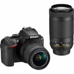 Nikon D5600 + AF-P 18-55VR + AF-P DX 70-300 VR + karta 16GB + torba. Aparaty lustrzanki marki Canon. Za 4,299.00 zł.