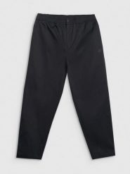 4F Spodnie casual męskie - czarne XL. Czarne spodnie na co dzień męskie 4f, bez wzorów, z tkaniny, casualowe, długie. Za 189.99 zł.