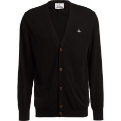 Vivienne Westwood Kardigan black. Czarne kardigany męskie Vivienne Westwood, z bawełny. W wyprzedaży za 739.50 zł.