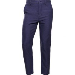 BOSS CASUAL STAPERED Spodnie materiałowe dark blue. Spodnie na co dzień męskie marki BOSS CASUAL. W wyprzedaży za 350.35 zł.