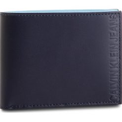 Duży Portfel Męski CALVIN KLEIN JEANS - Billboard Billfold W Coin K40K400838 449. Portfele męskie marki Calvin Klein Jeans. W wyprzedaży za 219.00 zł.