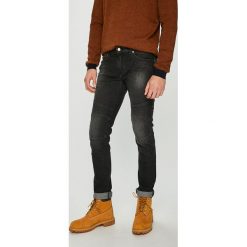 Armani Exchange - Jeansy. Jeansy męskie marki Armani Exchange. W wyprzedaży za 359.90 zł.