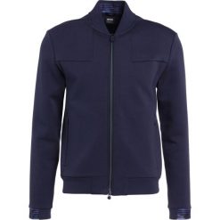 BOSS ATHLEISURE SICON Kardigan navy. Kardigany męskie marki BOSS ATHLEISURE. W wyprzedaży za 431.55 zł.