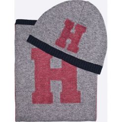 Tommy Hilfiger - Czapka + szalik Happy Holidays. Czapki męskie marki Tommy Hilfiger. W wyprzedaży za 269.90 zł.