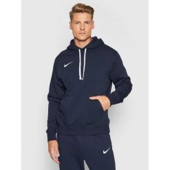 Bluza z kapturem Nike Team Club 20, Mężczyźni. Białe bluzy nierozpinane męskie Nike, l, bez wzorów, z kapturem. Za 232.00 zł.