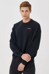 WRANGLER RICK&MORTY CREW MĘSKA BLUZA KLASYCZNA BLACK W6R1HN100 112144802. Czarne bluzy nierozpinane męskie Wrangler, m, bez wzorów, z bawełny, klasyczne, bez ramiączek, bez kaptura. W wyprzedaży za 74.99 zł.