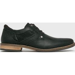 Bullboxer - Półbuty. Czarne codzienne półbuty męskie Bullboxer, bez wzorów, z materiału, casualowe, bez obcasa, bez zapięcia. W wyprzedaży za 219.90 zł.