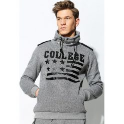 Jasnoszara Bluza US College. Bluzy nierozpinane męskie Born2be. Za 44.99 zł.