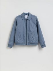 Kurtka bomberka z kołnierzem - jasnoniebieski. Niebieskie kurtki męskie Reserved, l, bez wzorów, z bawełny, bez ramiączek, bez kaptura. Za 159.99 zł.