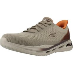 Buty SKECHERS ARCH FIT ORVAN Zielony. Zielone buty trekkingowe męskie Skechers, bez wzorów, z tkaniny, bez zapięcia, trekkingowe, skechers sport. Za 406.99 zł.
