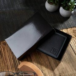 Paolo Peruzzi Portfel męski ze skóry z ochroną RFID T-69-BL. Brązowe portfele męskie Paolo Peruzzi, bez wzorów, ze skóry. Za 76.05 zł.