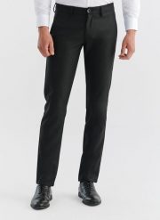 PAKO LORENTE – Spodnie męskie czarne P22WF-WX-003-C-0. Czarne eleganckie spodnie męskie Pako Lorente, bez wzorów, z elastanu, casualowe. Za 169.99 zł.