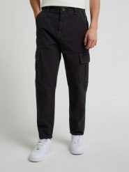 MĘSKIE SPODNIE MATERIAŁOWE LEE CARGO PANT WASHED BLACK 112333668. Czarne spodnie na co dzień męskie Lee, bez wzorów, z materiału. Za 209.99 zł.