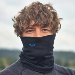 Komin trekkingowy 100% wełna merino (195 g/m²). Czarne szaliki męskie WOOLONA, bez wzorów, z wełny, sportowe. W wyprzedaży za 117.00 zł.