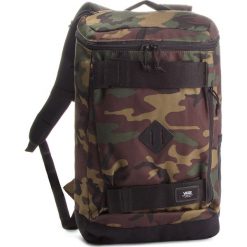Plecak VANS - Hooks Skatepack VN0A3HM297I Classic Camo. Zielone plecaki męskie Vans, w paski, z materiału. W wyprzedaży za 169.00 zł.