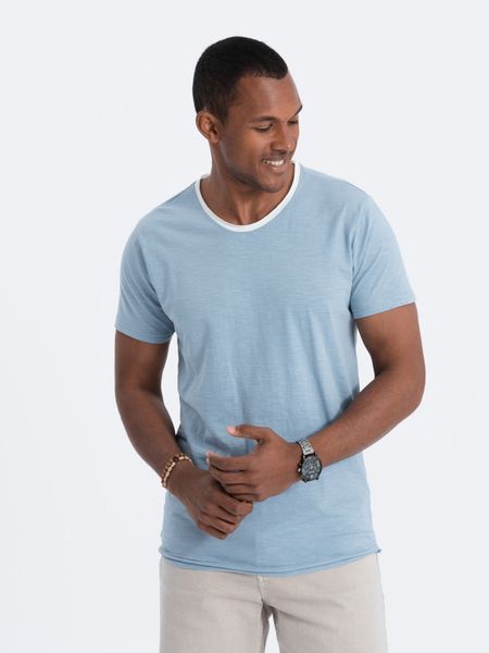 T-shirt męski z surowym wykończeniem – niebieski V4. Niebieskie t-shirty męskie Ombre Clothing, l, z aplikacjami, z bawełny, bez kołnierzyka, bez ramiączek. W wyprzedaży za 19.99 zł.