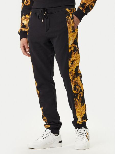 Versace Jeans Couture Spodnie dresowe 80GAA3C0 FS196 Czarny Regular Fit. Czarne spodnie dresowe męskie Versace Jeans Couture, bez wzorów, z bawełny. Za 1,259.00 zł.