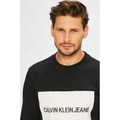 Calvin Klein Jeans - Bluza. Szare bluzy nierozpinane męskie Calvin Klein Jeans, m, bez wzorów, z bawełny, bez ramiączek, bez kaptura. W wyprzedaży za 359.90 zł.