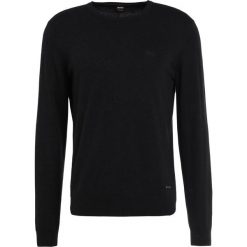 BOSS CASUAL AKHUB Sweter black. Czarne kardigany męskie marki BOSS CASUAL, z bawełny. Za 419.00 zł.