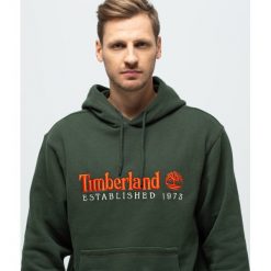 Timberland Bluza Outdoor Archive Hoodie , granatowy, rozmiar M. Niebieskie bluzy nierozpinane męskie Timberland, m, z aplikacjami, z bawełny, z kapturem. W wyprzedaży za 383.99 zł.