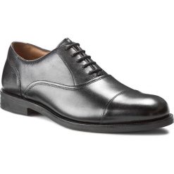 Półbuty CLARKS - Coling Boss 261193457 Black Leather. Eleganckie półbuty męskie Clarks. W wyprzedaży za 439.00 zł.