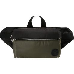 McQ Alexander McQueen WAIST BAG Saszetka nerka black/washed khaki. Saszetki męskie McQ Alexander McQueen. Za 969.00 zł.